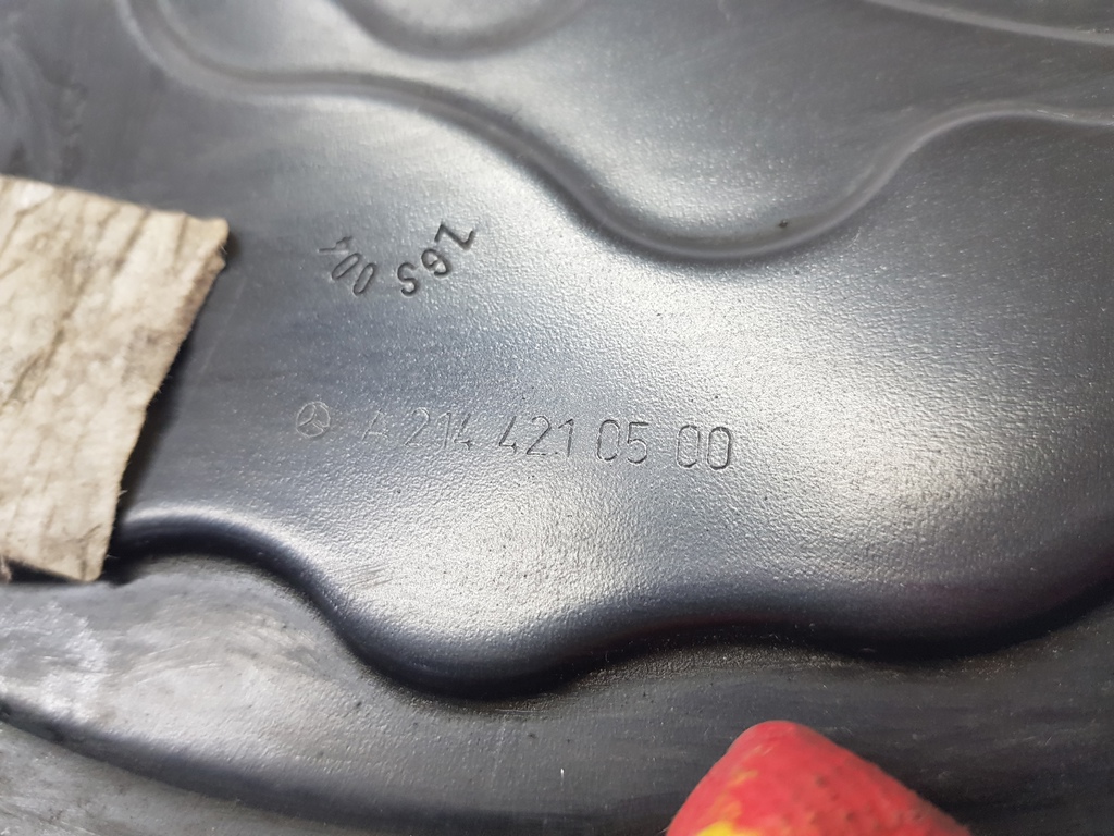 306050