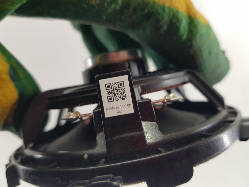 306590