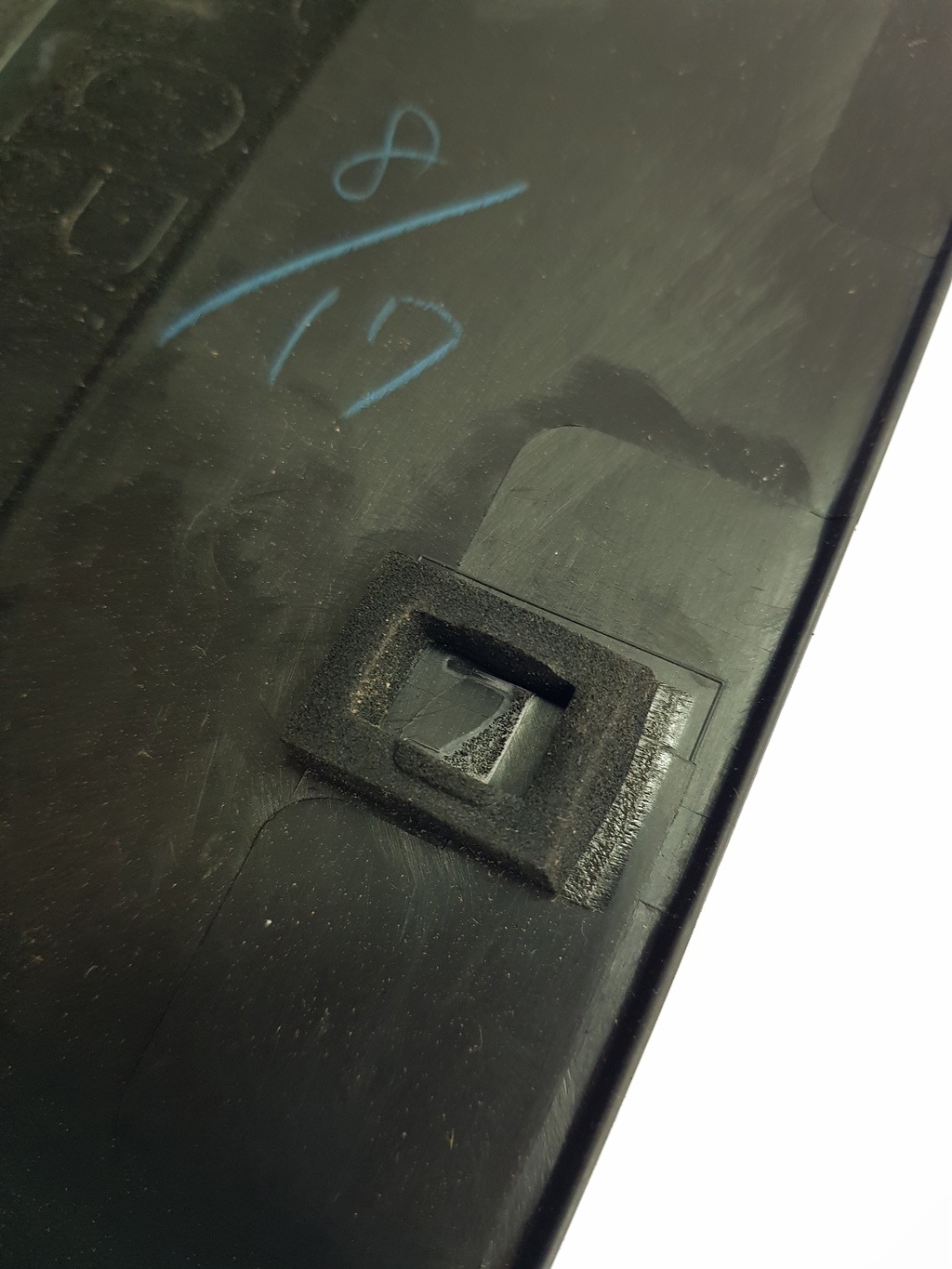 307022