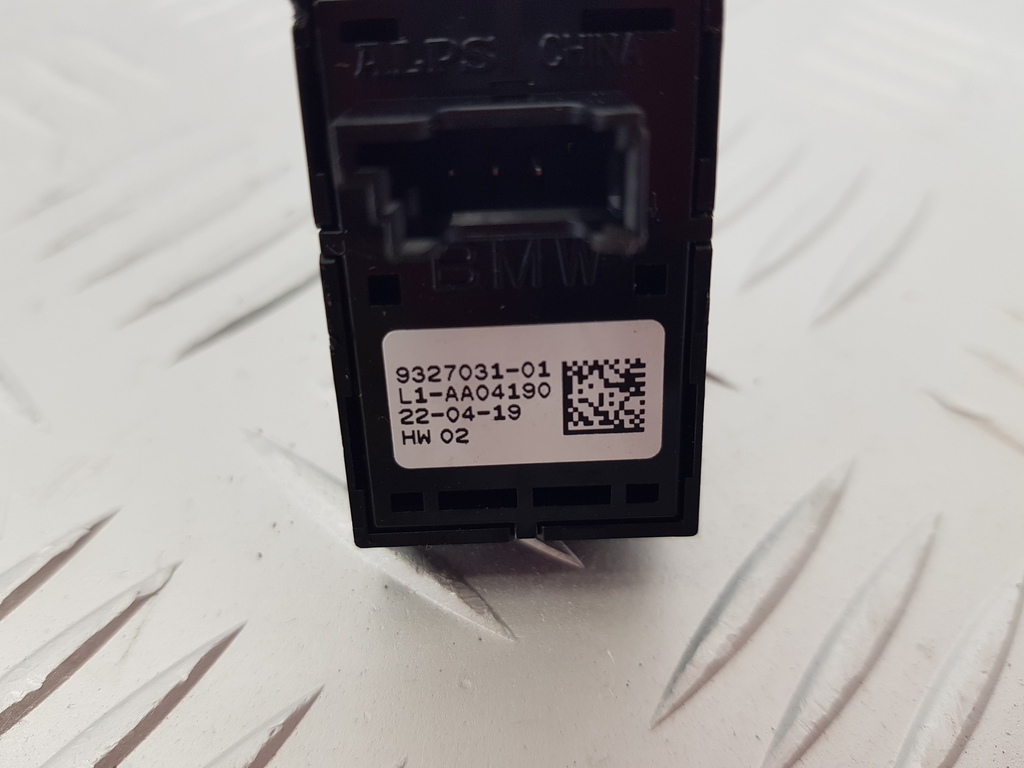 307693