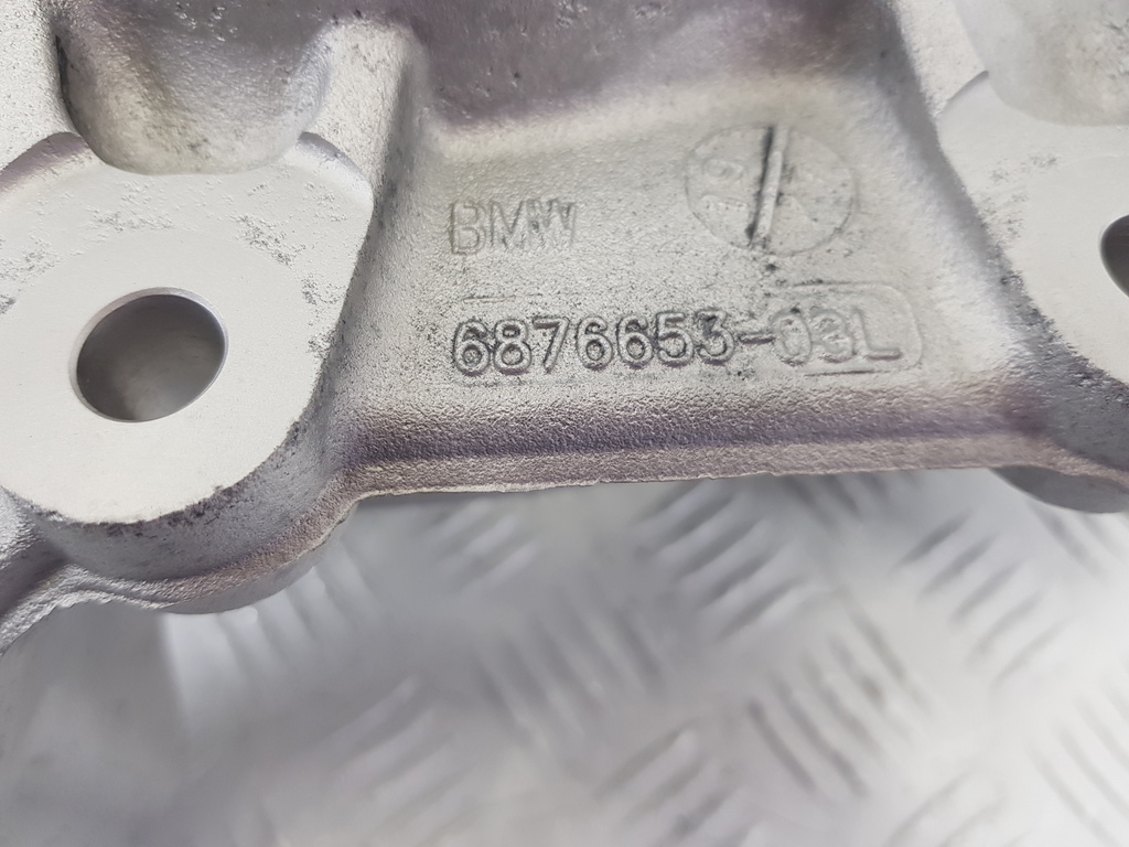 308134