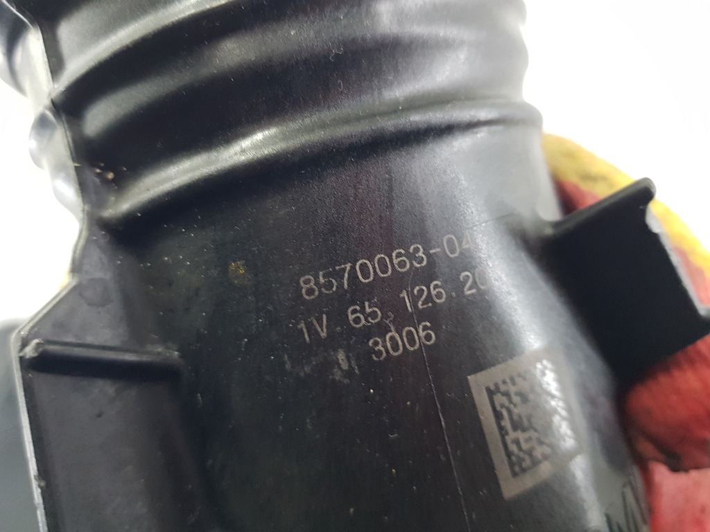 308582