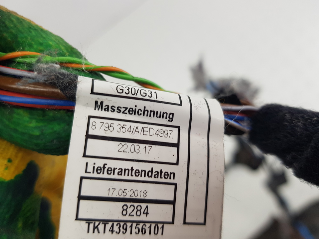 311600