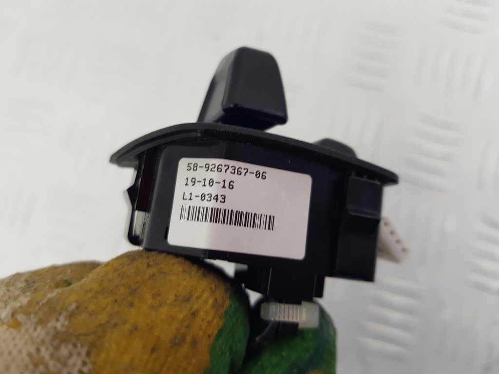 313743