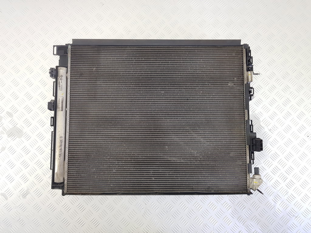 315660