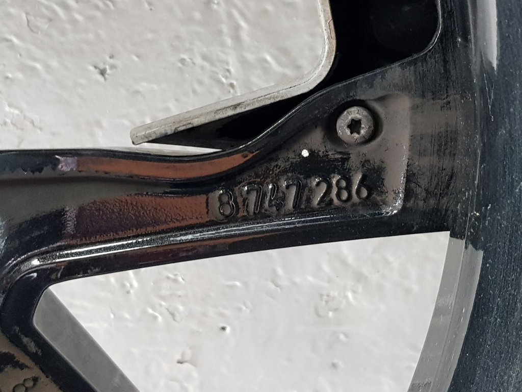 315994