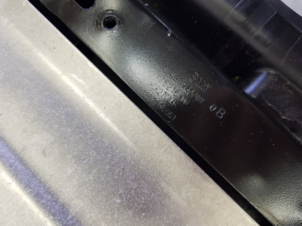 316121