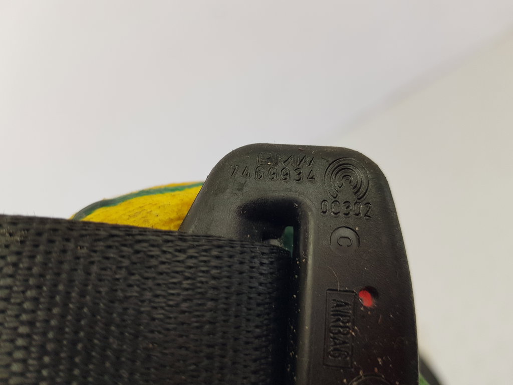 316211