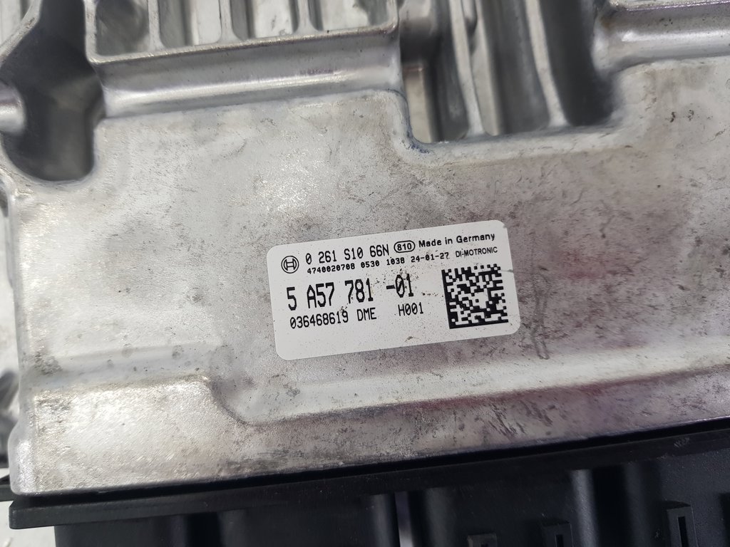 317527