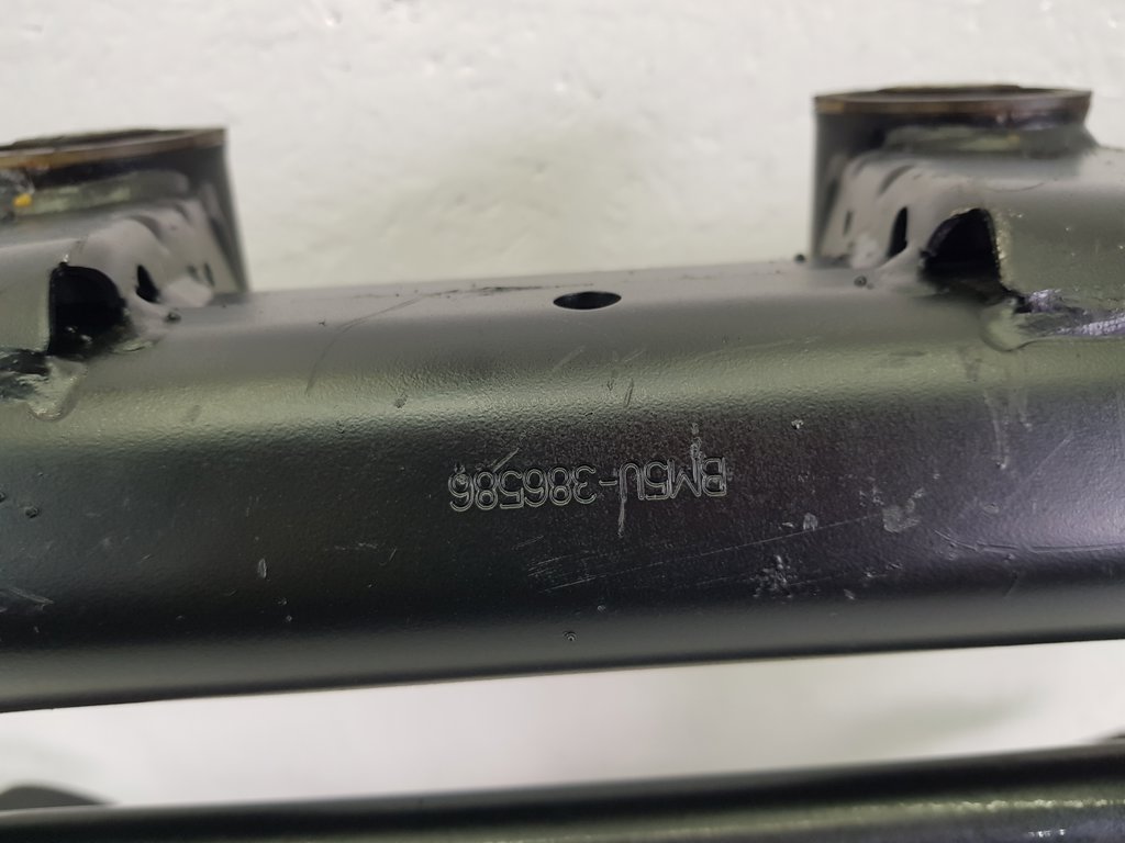 318097