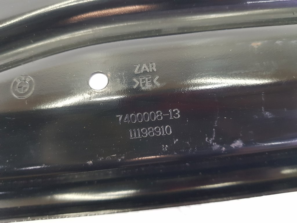 318137