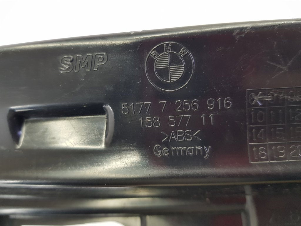 318438