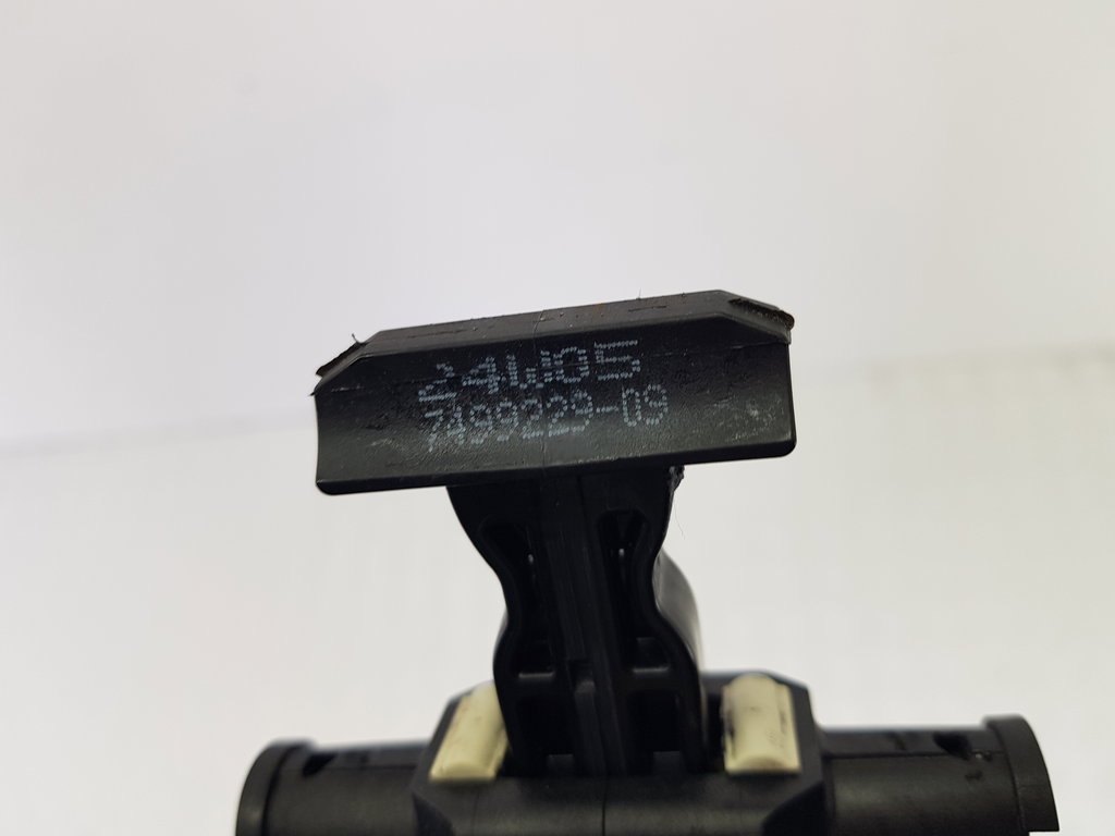318563