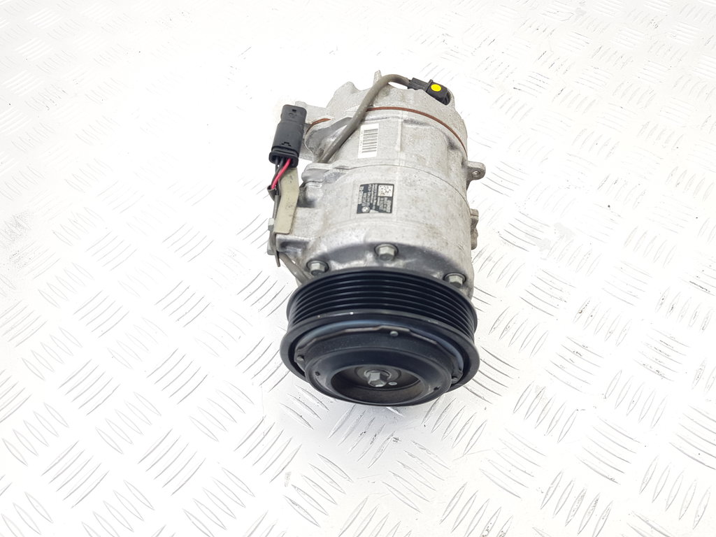 318657