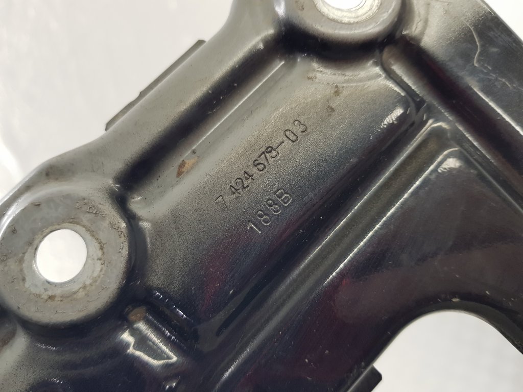 318700