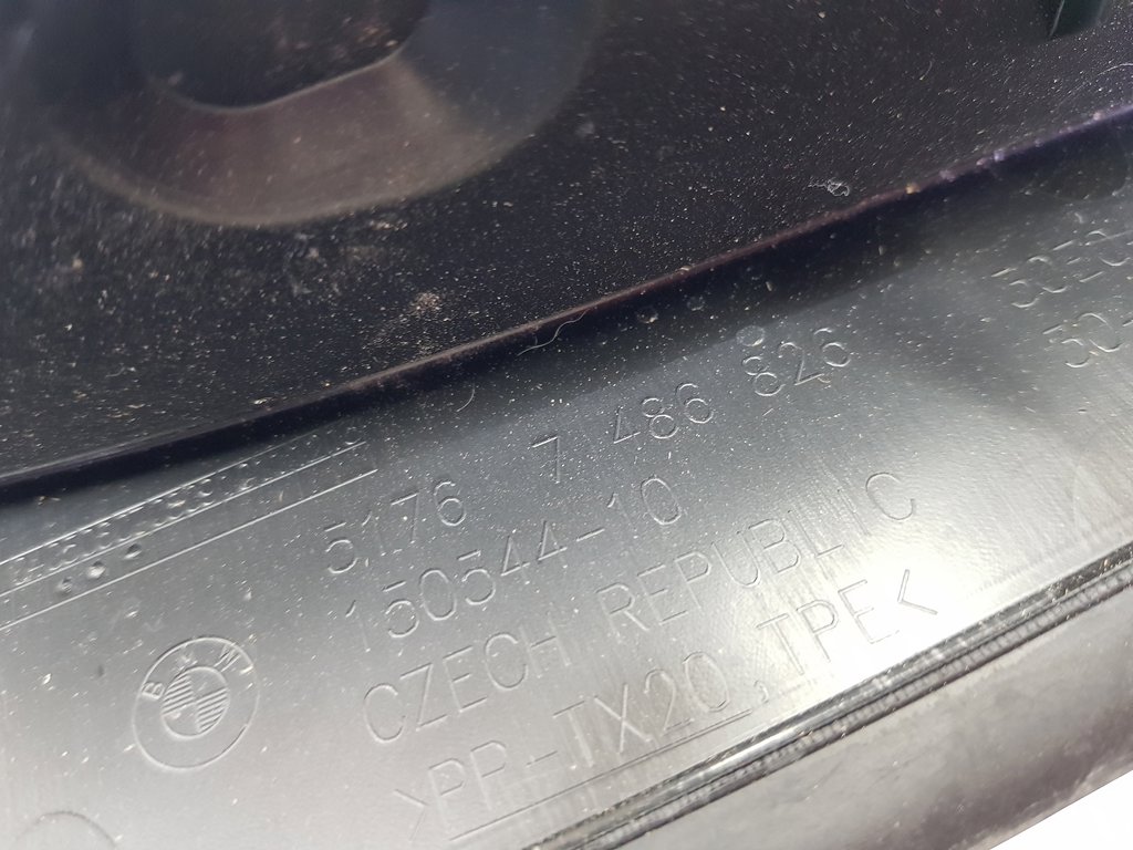 318870