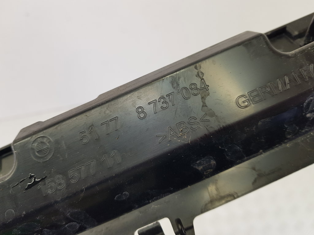 318897