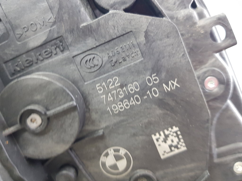 318961
