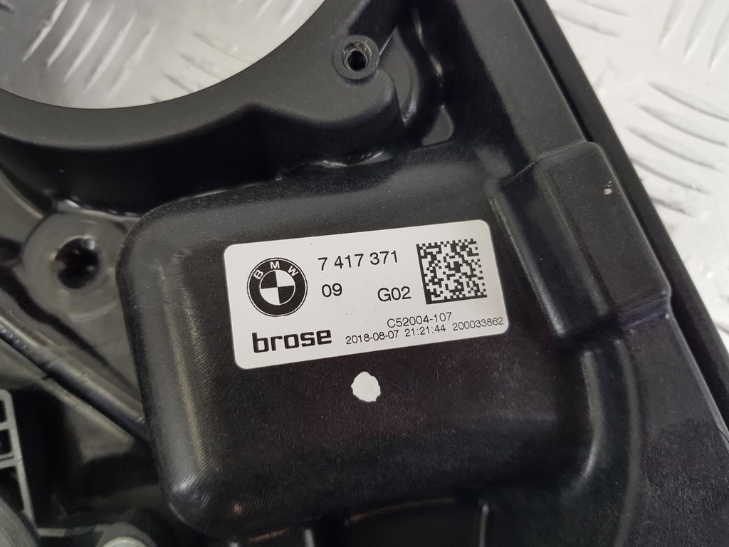 318989