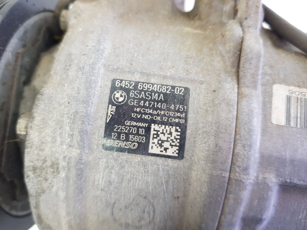 319152