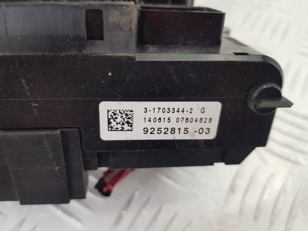 320230