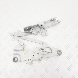 Петля капота левая BMW 6 F06/F12/F13 3 поколение [рейстайлинг] (2015-2018)
