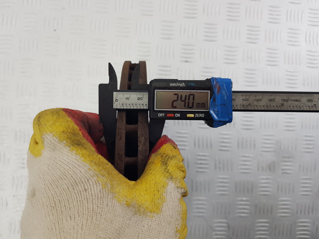 320589