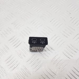 Разъем AUX / USB BMW X2 F39 1 поколение (2017-2023)