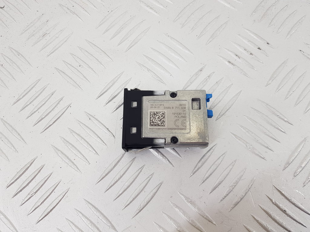 321838
