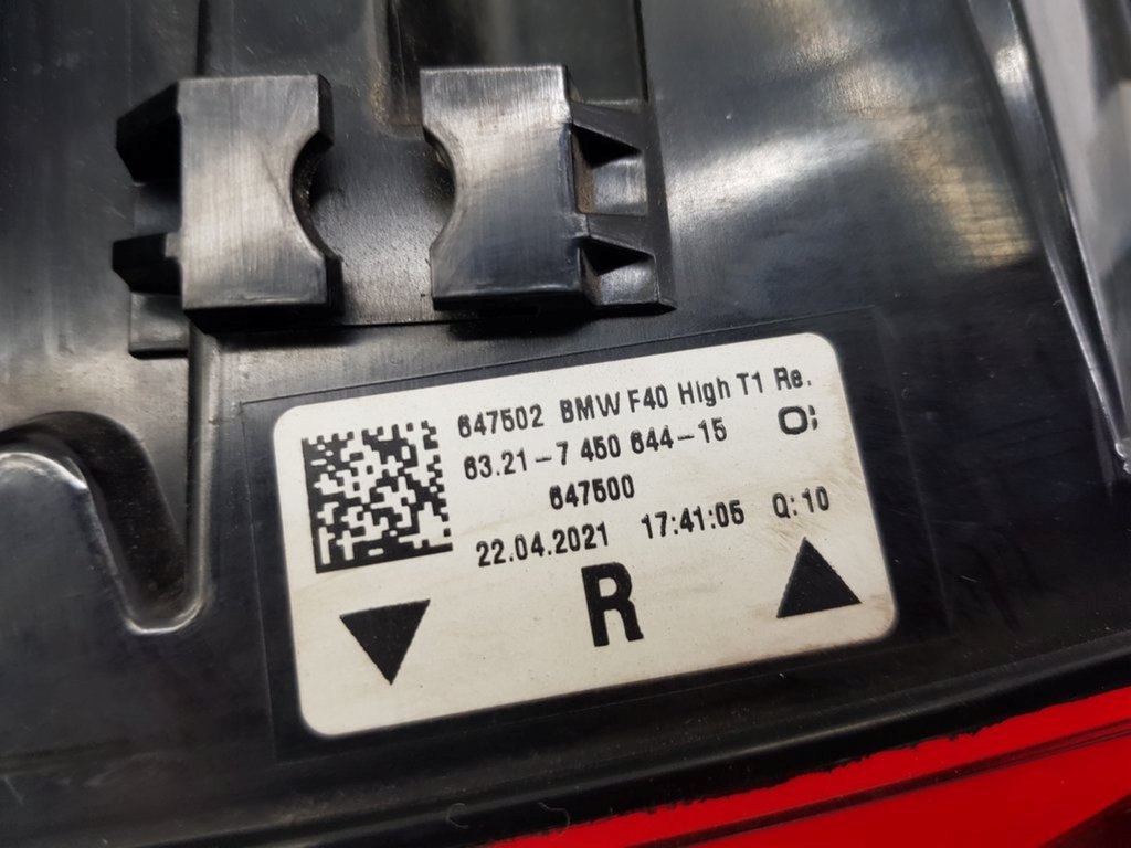 321883