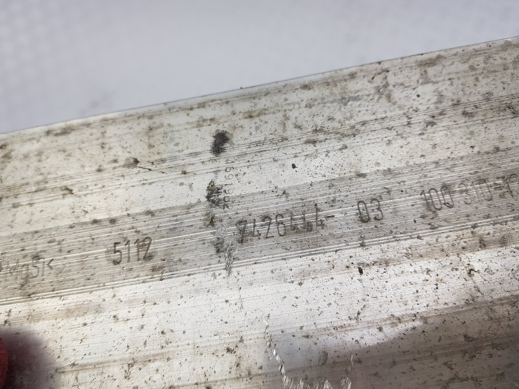 322198