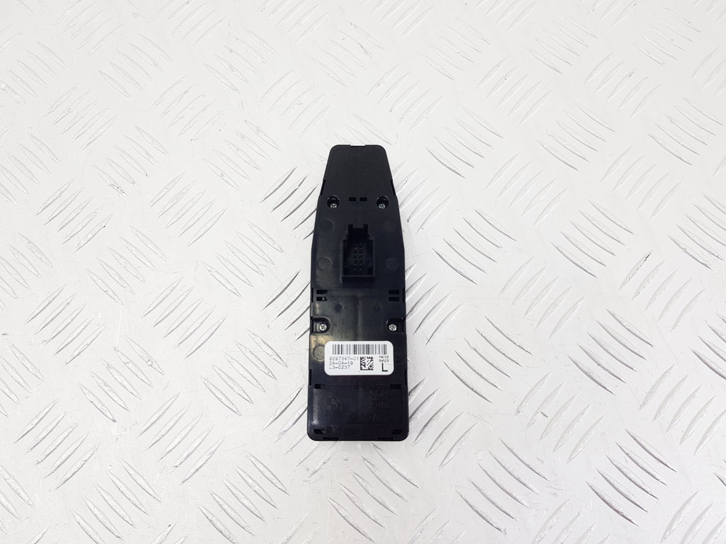 322945