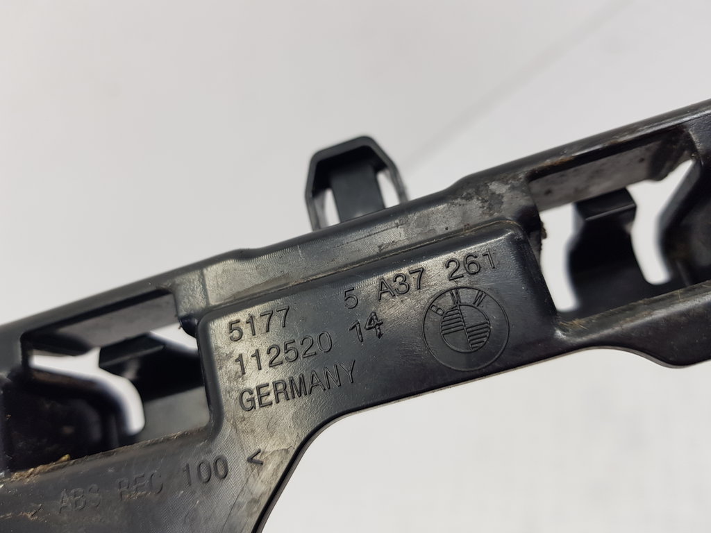 323017