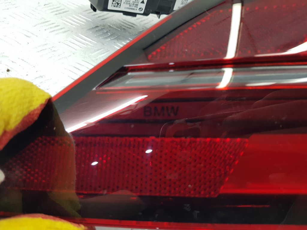 323086