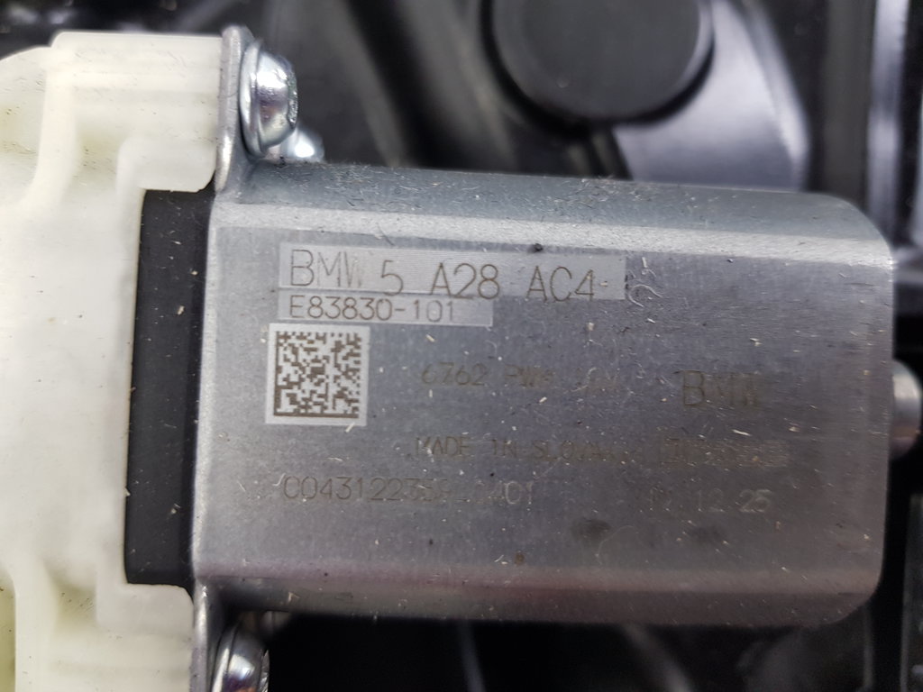 323588