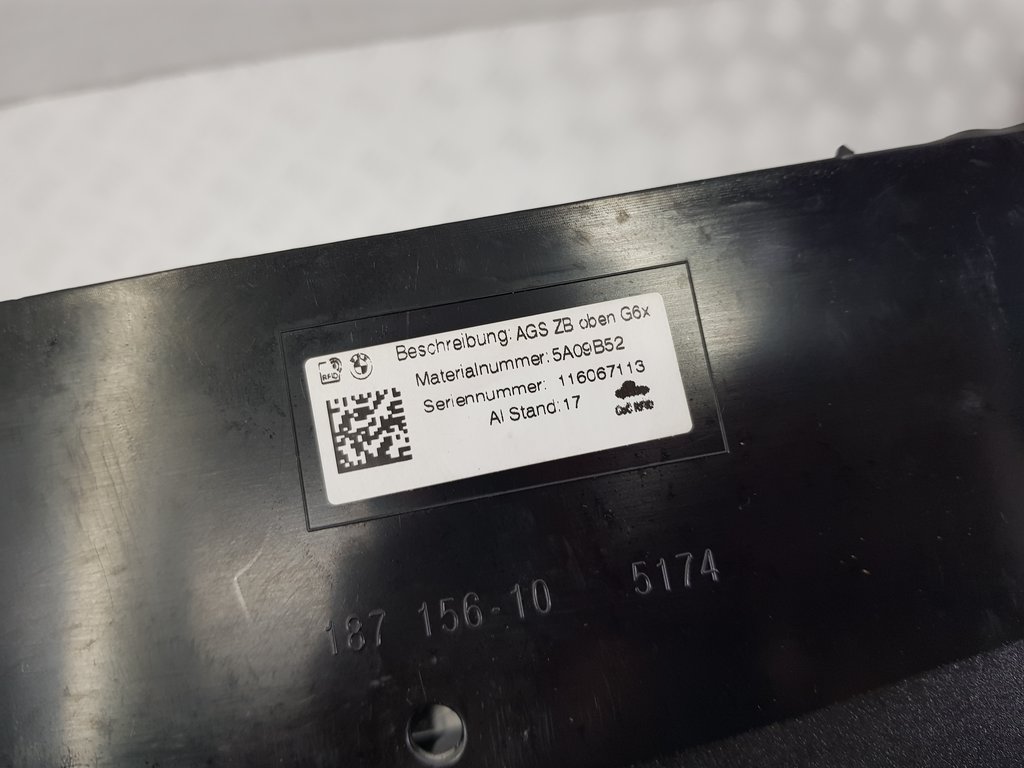 323682