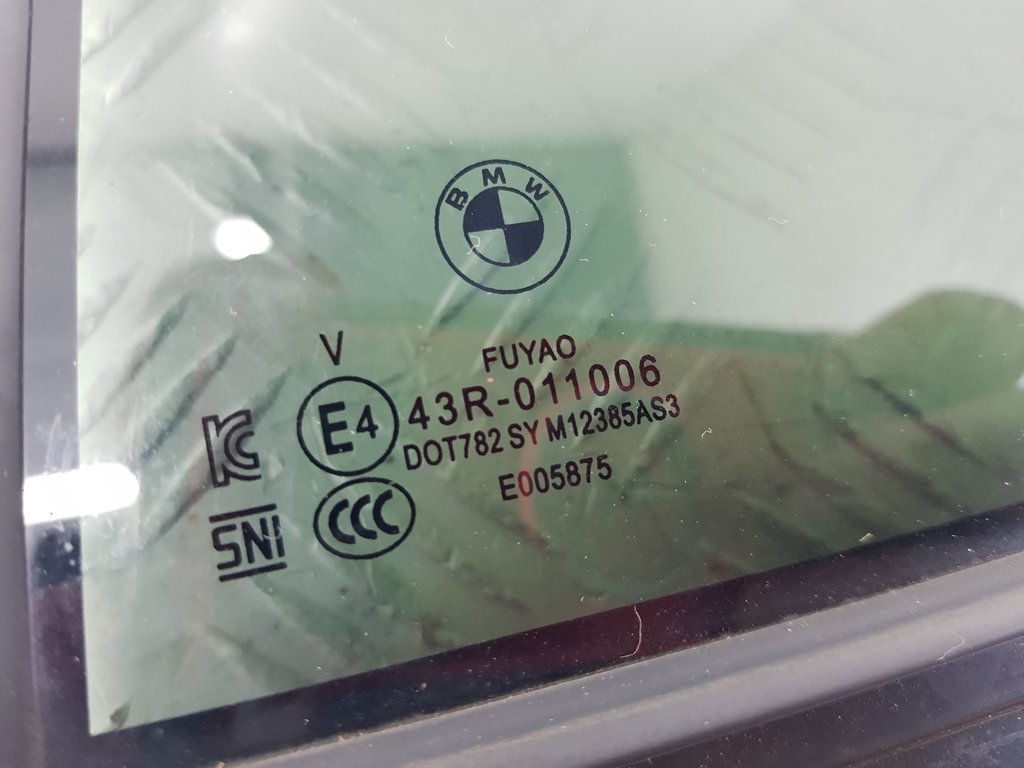 323702