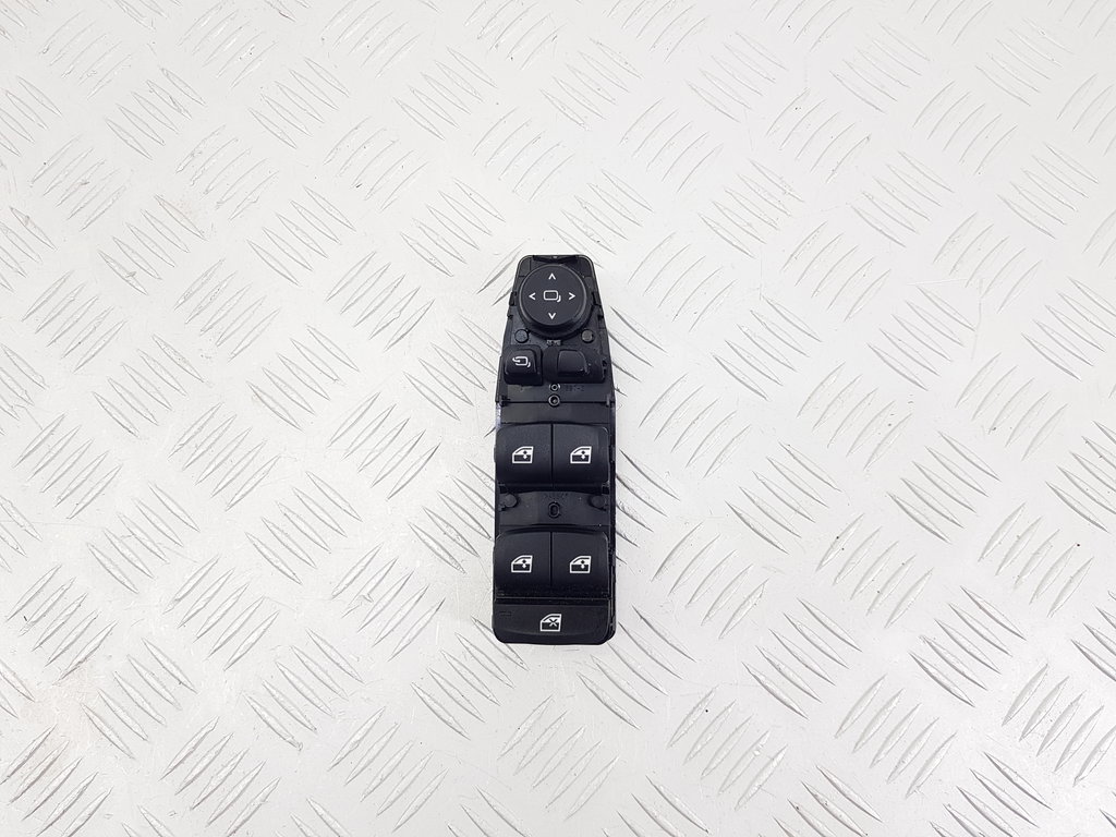 323826