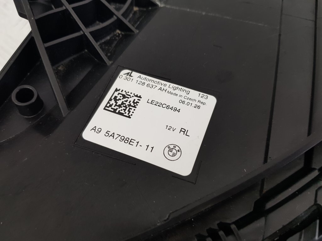 323841
