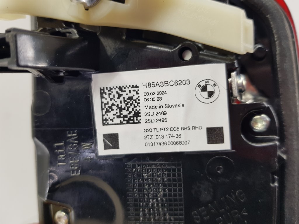323912