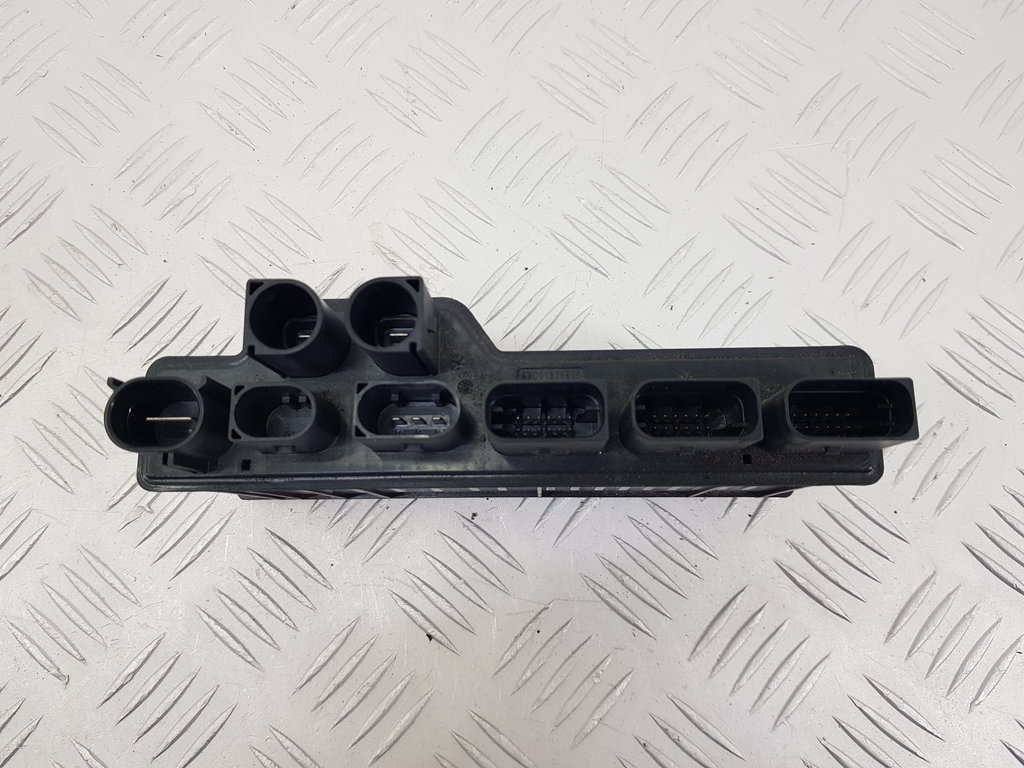 324043