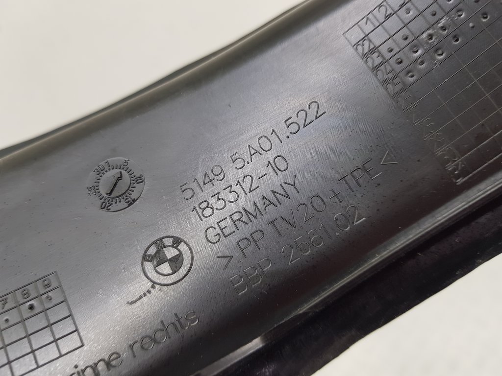 324051