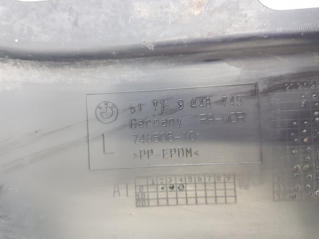 324409