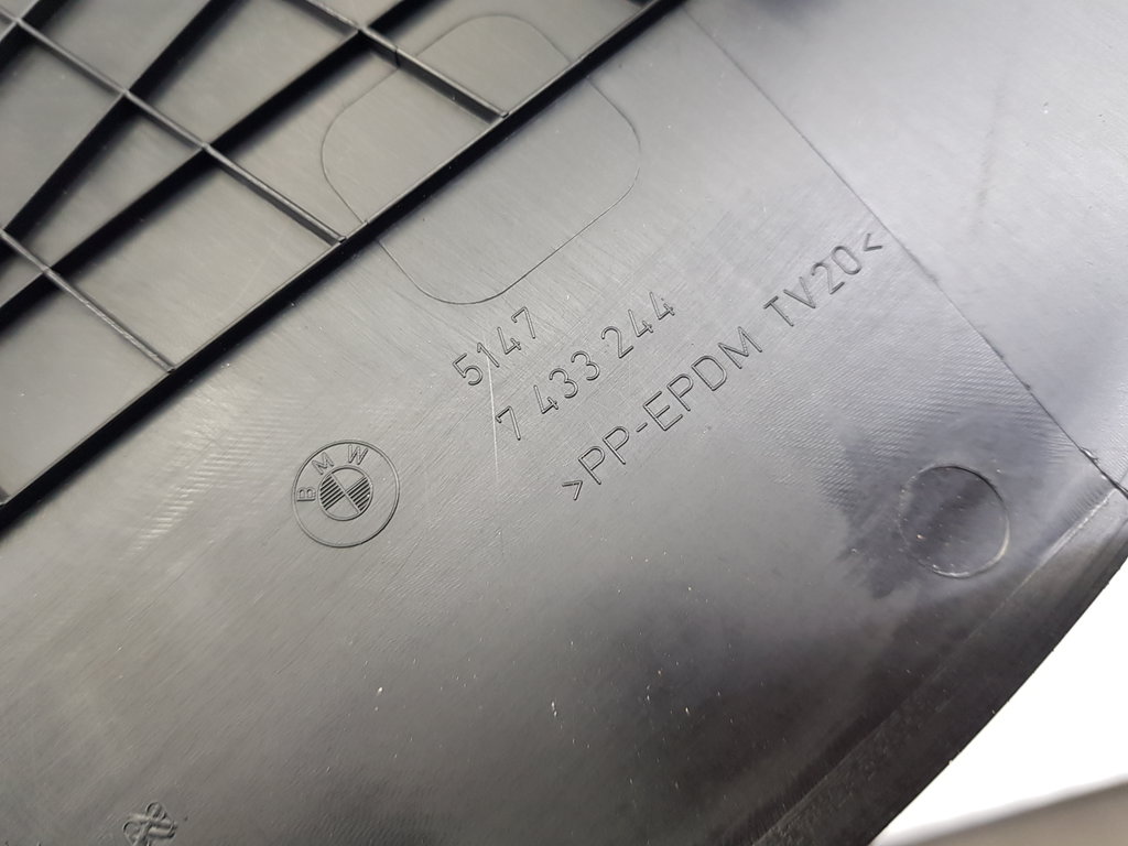 324417