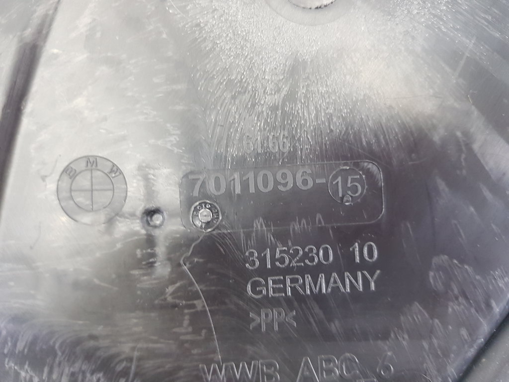 324427