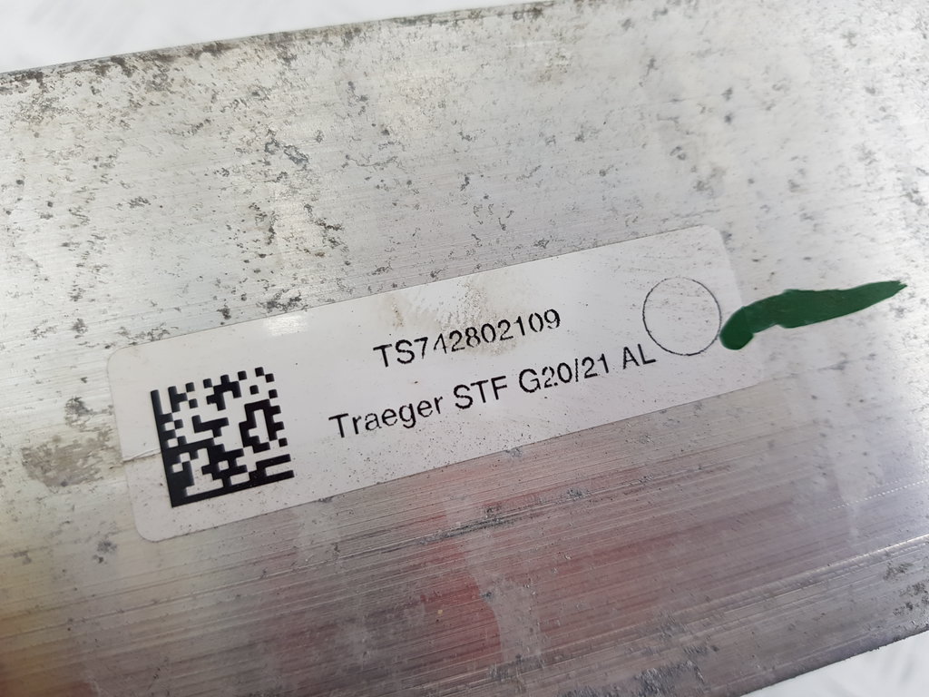 324477