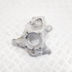 Кулак поворотный правый BMW 1 F40 3 поколение (2019-2024)