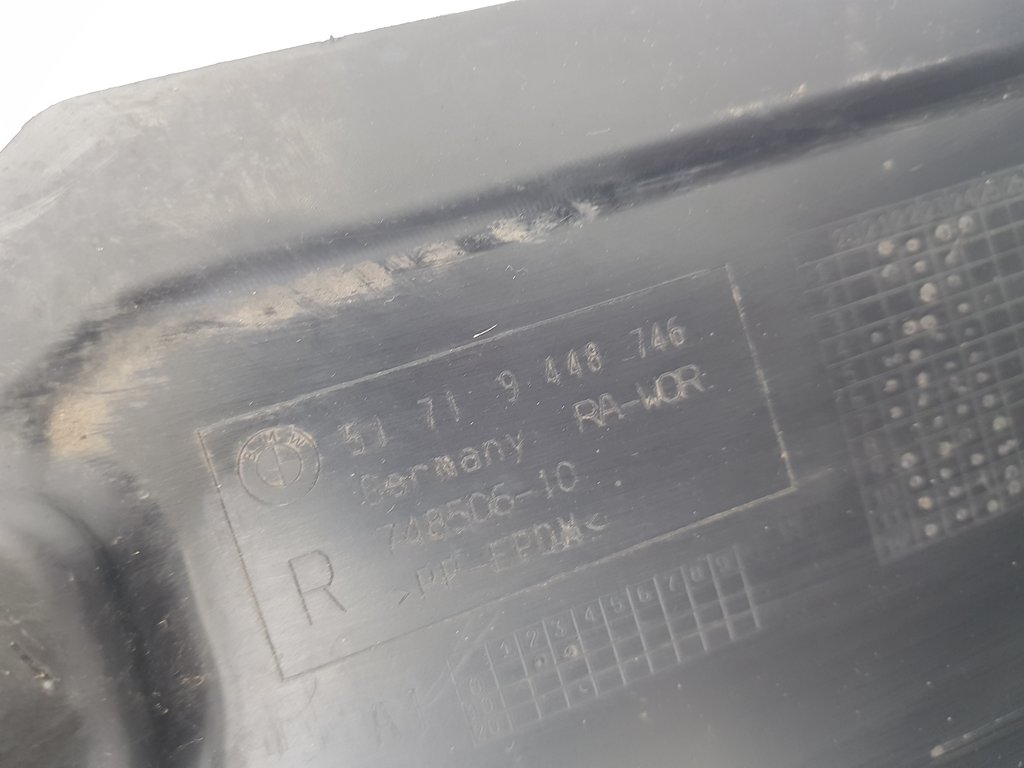 324693