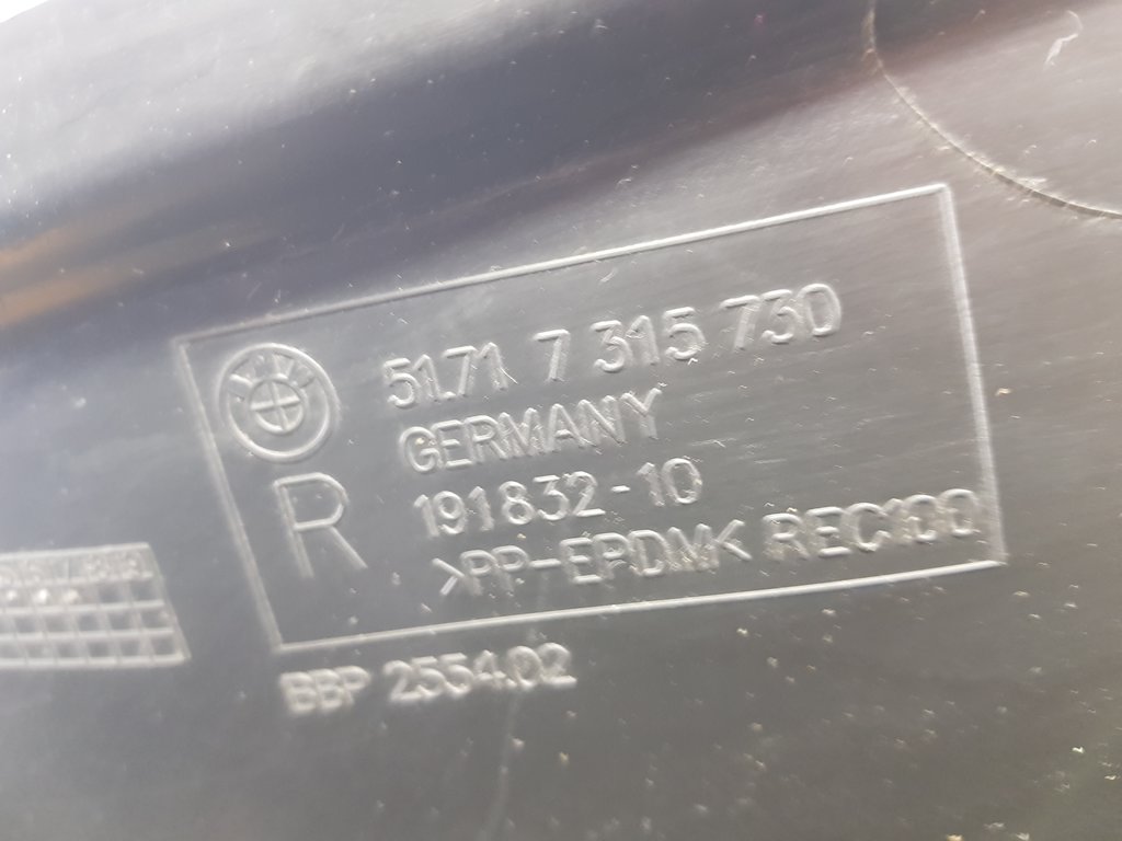 324696