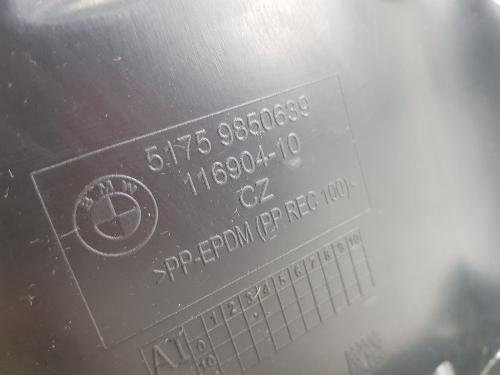 324702